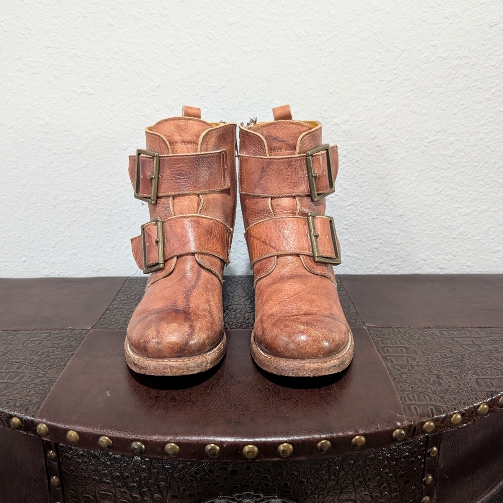 Frye Sabrina Double Buckle Boot in Saddle, size 8 - Picture 10 of 15